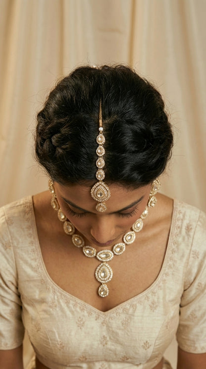 Gold Finish Gold Stone Necklace Set, earrings & maang tikka